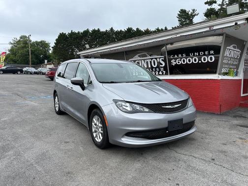 Billet Silver Metallic Clearcoat 2021 Chrysler Voyager LX