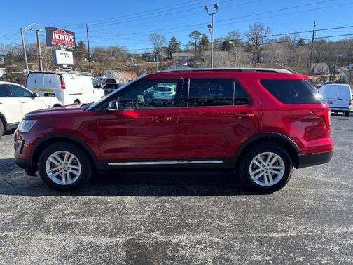 Ruby Red Metallic Tinted Clearcoat 2016 Ford Explorer XLT