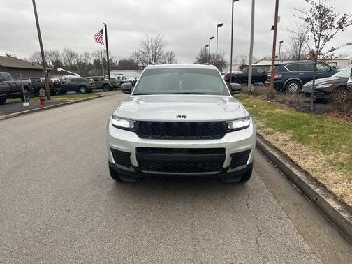 2023 Jeep Grand Cherokee L Laredo