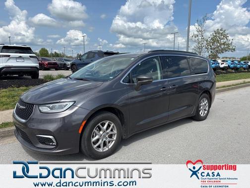 2022 Chrysler Pacifica Touring-L