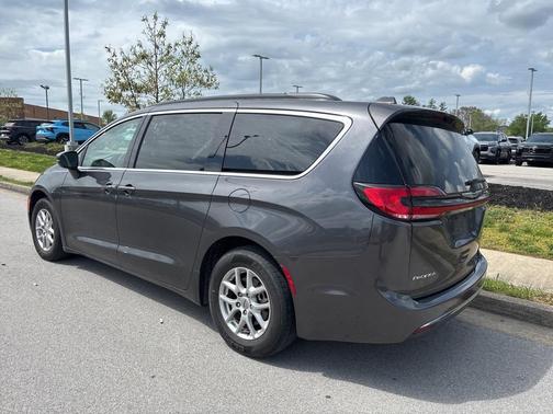 2022 Chrysler Pacifica Touring-L