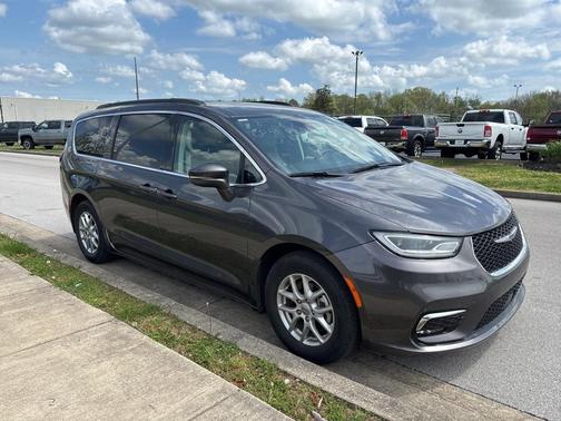 2022 Chrysler Pacifica Touring-L