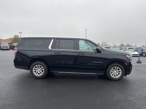 2024 Chevrolet Suburban LT