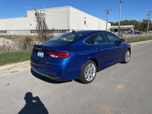 2016 Chrysler 200 Limited