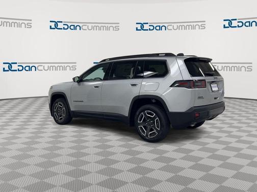 Silver Zynith Clearcoat 2026 Jeep Cherokee LAREDO/LIMITED
