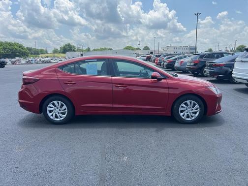 2020 Hyundai ELANTRA SE
