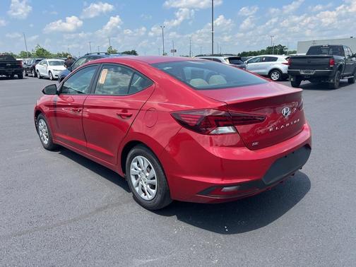 2020 Hyundai ELANTRA SE