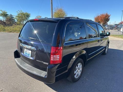 2010 Chrysler Town & Country Touring