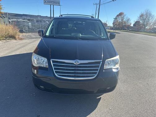 2010 Chrysler Town & Country Touring