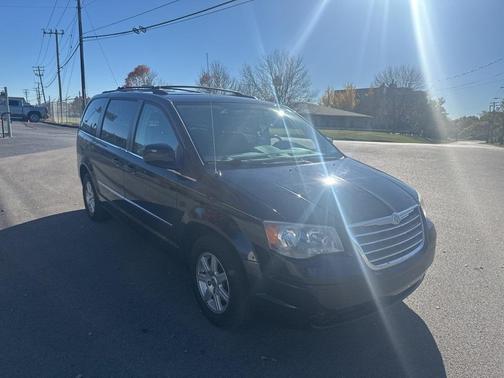 2010 Chrysler Town & Country Touring