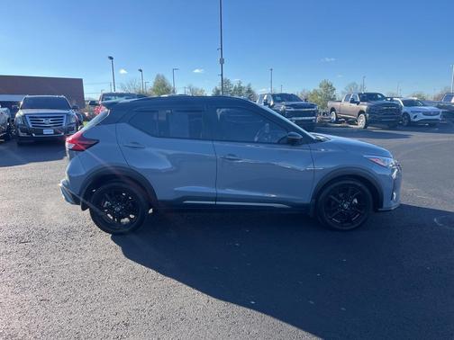 2023 Nissan Kicks SR