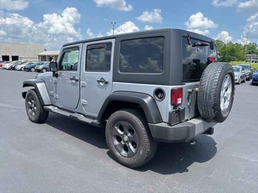 2016 Jeep Wrangler Unlimited Sahara