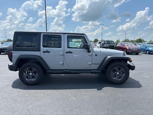 2016 Jeep Wrangler Unlimited Sahara