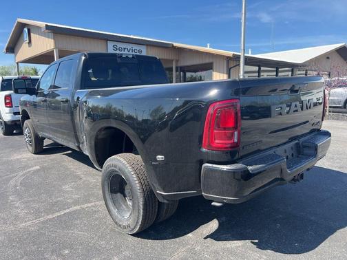 Diamond Black 2026 RAM 3500 Big Horn