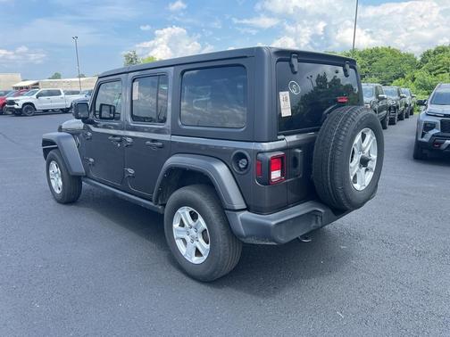 2022 Jeep Wrangler Unlimited Sport