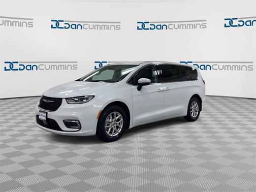 2023 Chrysler Pacifica Touring-L