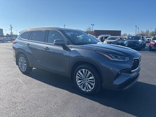 2023 Toyota Highlander Platinum