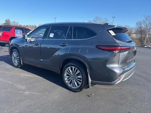 2023 Toyota Highlander Platinum