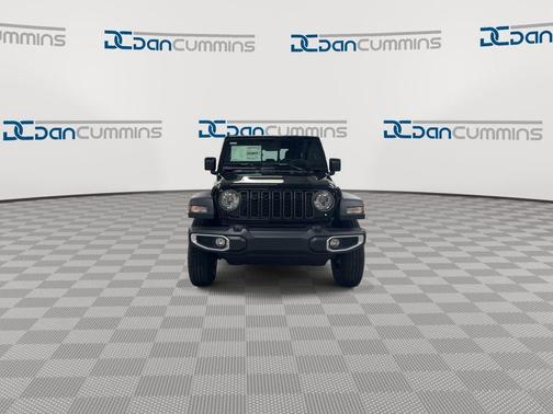 Black Clearcoat 2026 Jeep Gladiator Sport