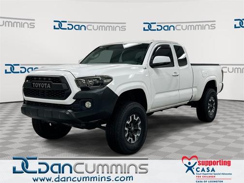 2017 Toyota Tacoma SR