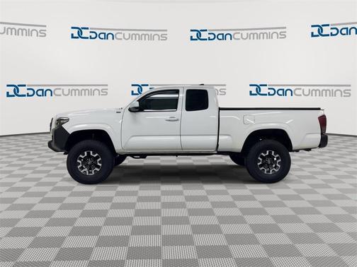 2017 Toyota Tacoma SR