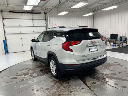 Quicksilver Metallic 2019 GMC Terrain SLE