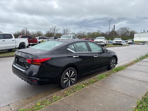 2021 Nissan Altima 2.5 SV