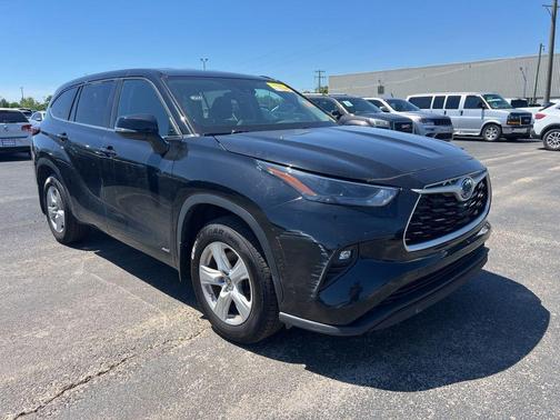 Midnight Black Metallic 2023 Toyota Highlander Hybrid LE