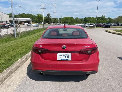 2017 Alfa Romeo Giulia Base