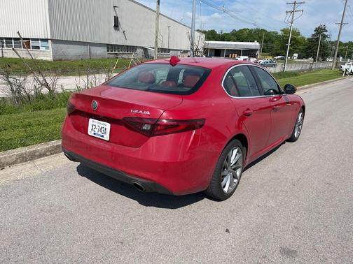 2017 Alfa Romeo Giulia Base