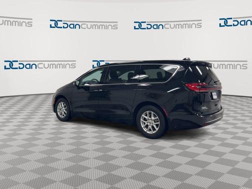 2024 Chrysler Pacifica Touring-L