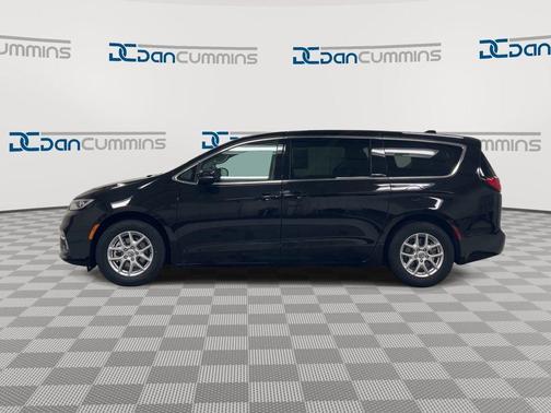 2024 Chrysler Pacifica Touring-L