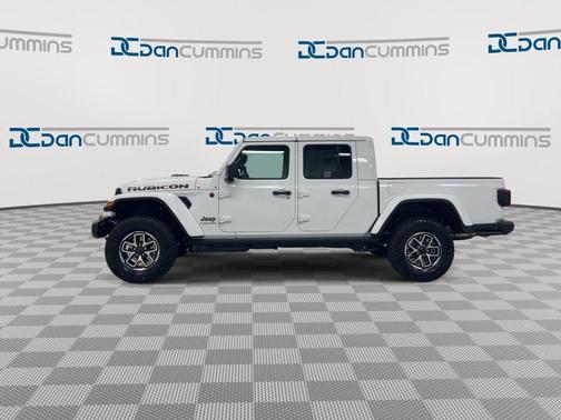 Bright White Clearcoat 2027 Jeep Gladiator Rubicon