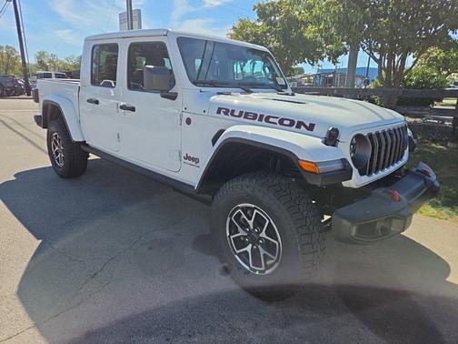 Bright White Clearcoat 2027 Jeep Gladiator Rubicon