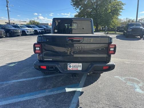2021 Jeep Gladiator Overland