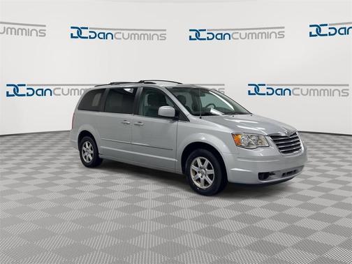 2010 Chrysler Town & Country Touring