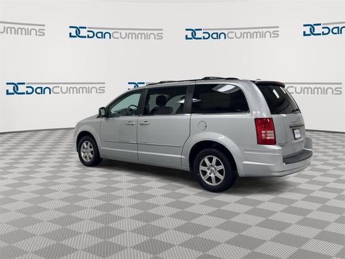 2010 Chrysler Town & Country Touring