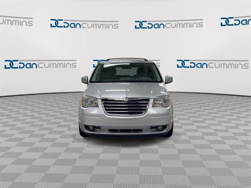 2010 Chrysler Town & Country Touring
