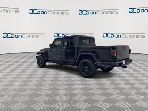 Black Clearcoat 2022 Jeep Gladiator Sport