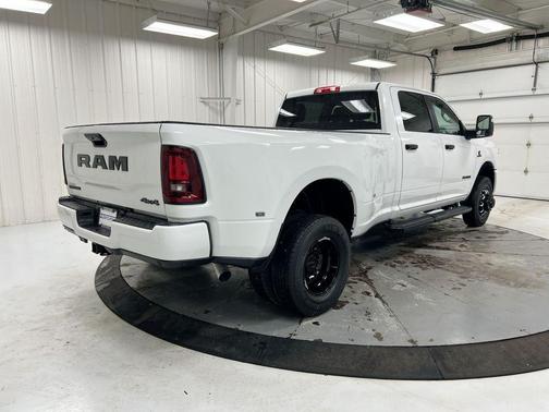 Bright White Clearcoat 2026 RAM 3500 Big Horn