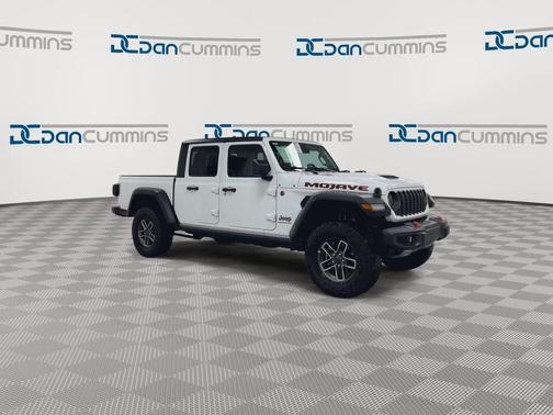 Bright White Clearcoat 2026 Jeep Gladiator Mojave