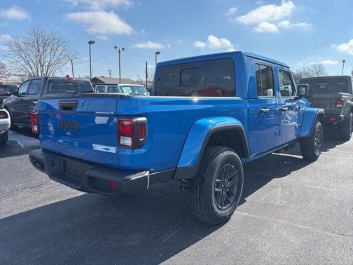 2026 Jeep Gladiator Sport