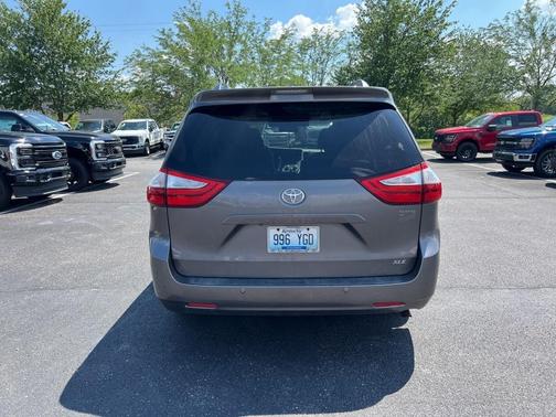 2015 Toyota Sienna L
