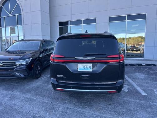 2021 Chrysler Pacifica Touring-L