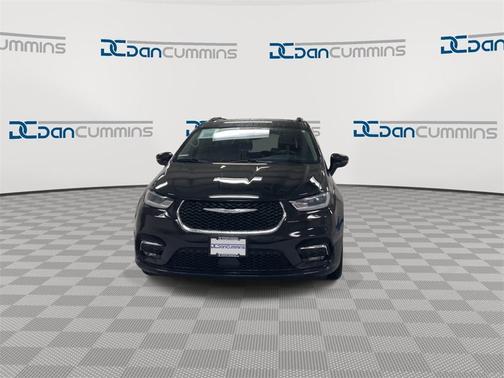 2021 Chrysler Pacifica Touring-L