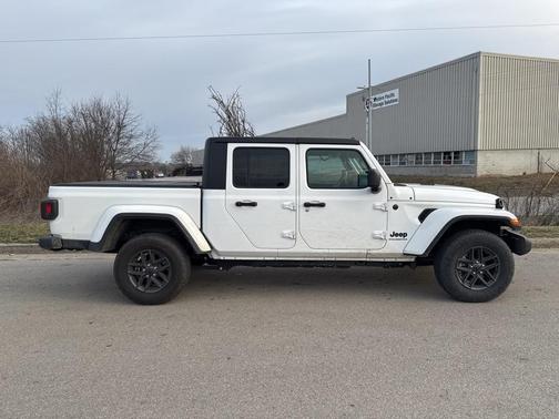 2024 Jeep Gladiator Sport