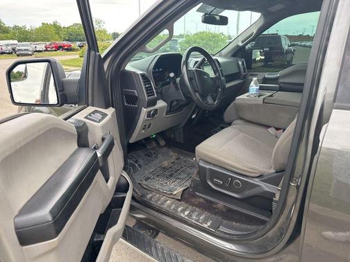 Magnetic 2017 Ford F-150 XLT