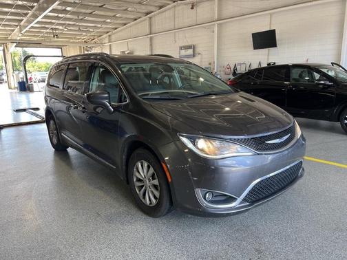 2019 Chrysler Pacifica Touring-L