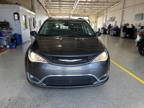 2019 Chrysler Pacifica Touring-L