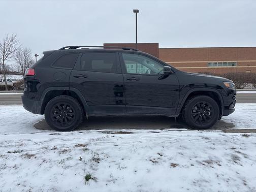2023 Jeep Cherokee Altitude Lux